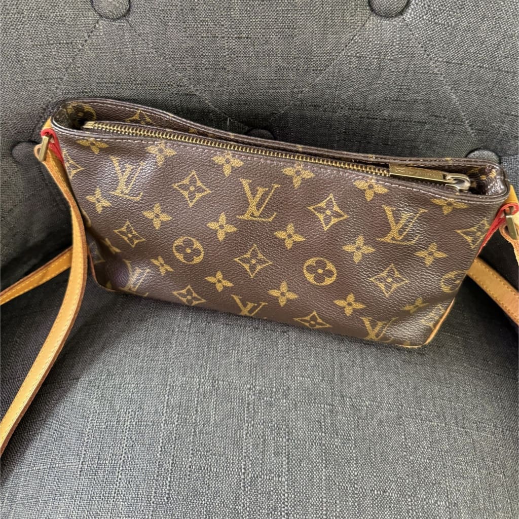 Louis Vuitton Monogram Trotteur Crossbody Bag - Brown / coated canvas / Crossbody bag