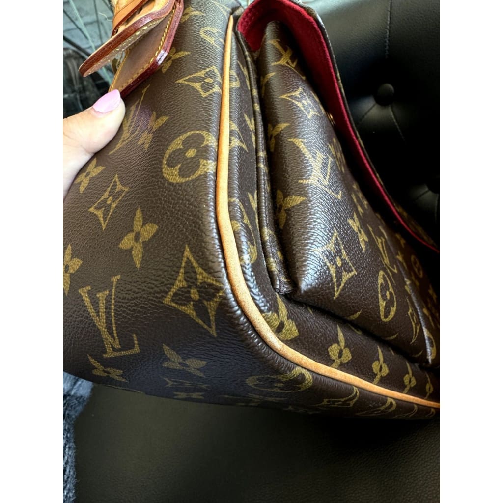 LOUIS VUITTON Monogram Viva-Cite (MSRP $2000 + ) - GM / Leather / Shoulder Bag