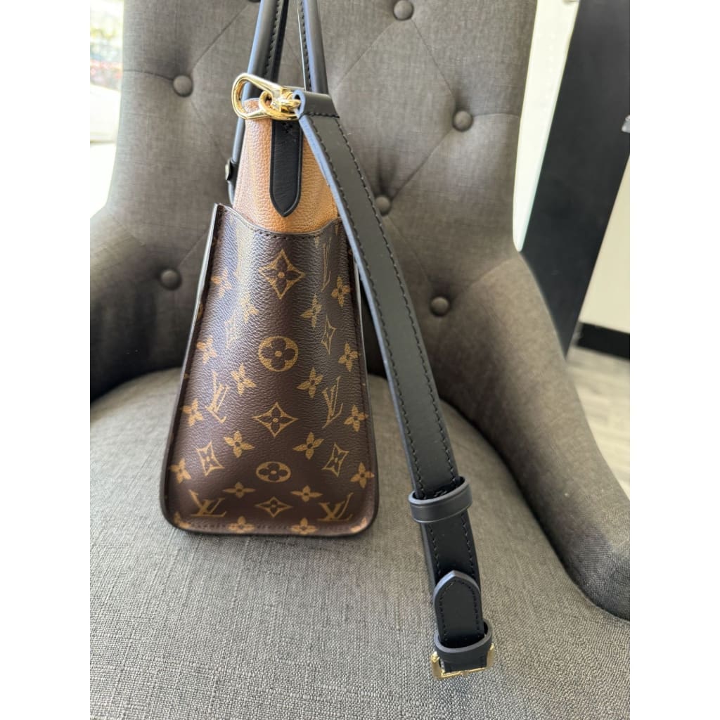 Louis Vuitton On My Side Tote Leather with Monogram Canvas MM - MM / Black / Leather