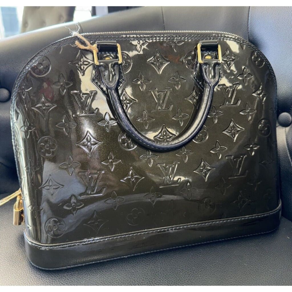 LOUIS VUITTON RARE Bleu Infini Vernis Alma PM (MSRP $2,330) - PM / Patent Leather / Top Handle Bag