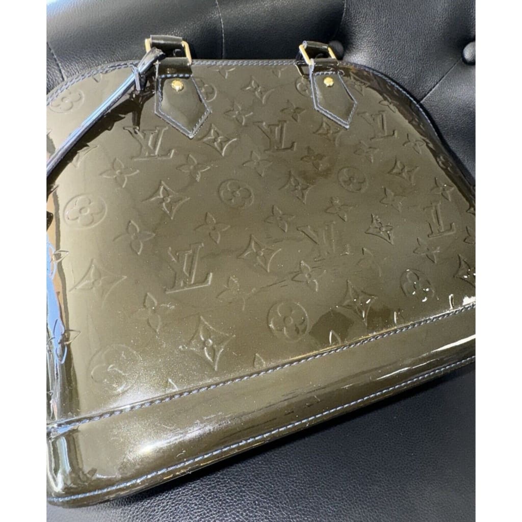 LOUIS VUITTON RARE Bleu Infini Vernis Alma PM (MSRP $2,330) - PM / Patent Leather / Top Handle Bag