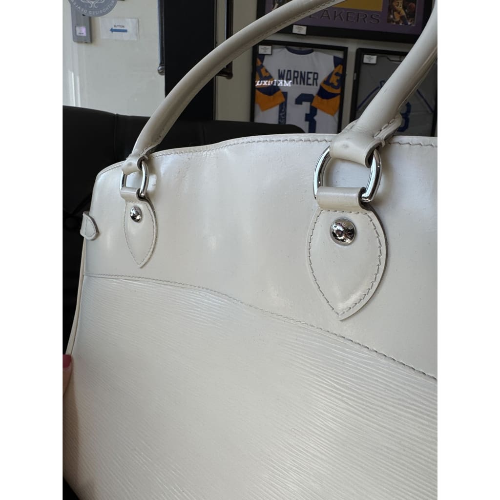 Louis Vuitton White Epi Passy GM Bag - white / epi leather / Shoulder Bag