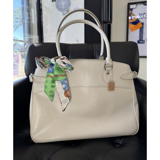 Louis Vuitton White Epi Passy GM Bag - white / epi leather / Shoulder Bag