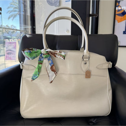 Louis Vuitton White Epi Passy GM Bag - white / epi leather / Shoulder Bag